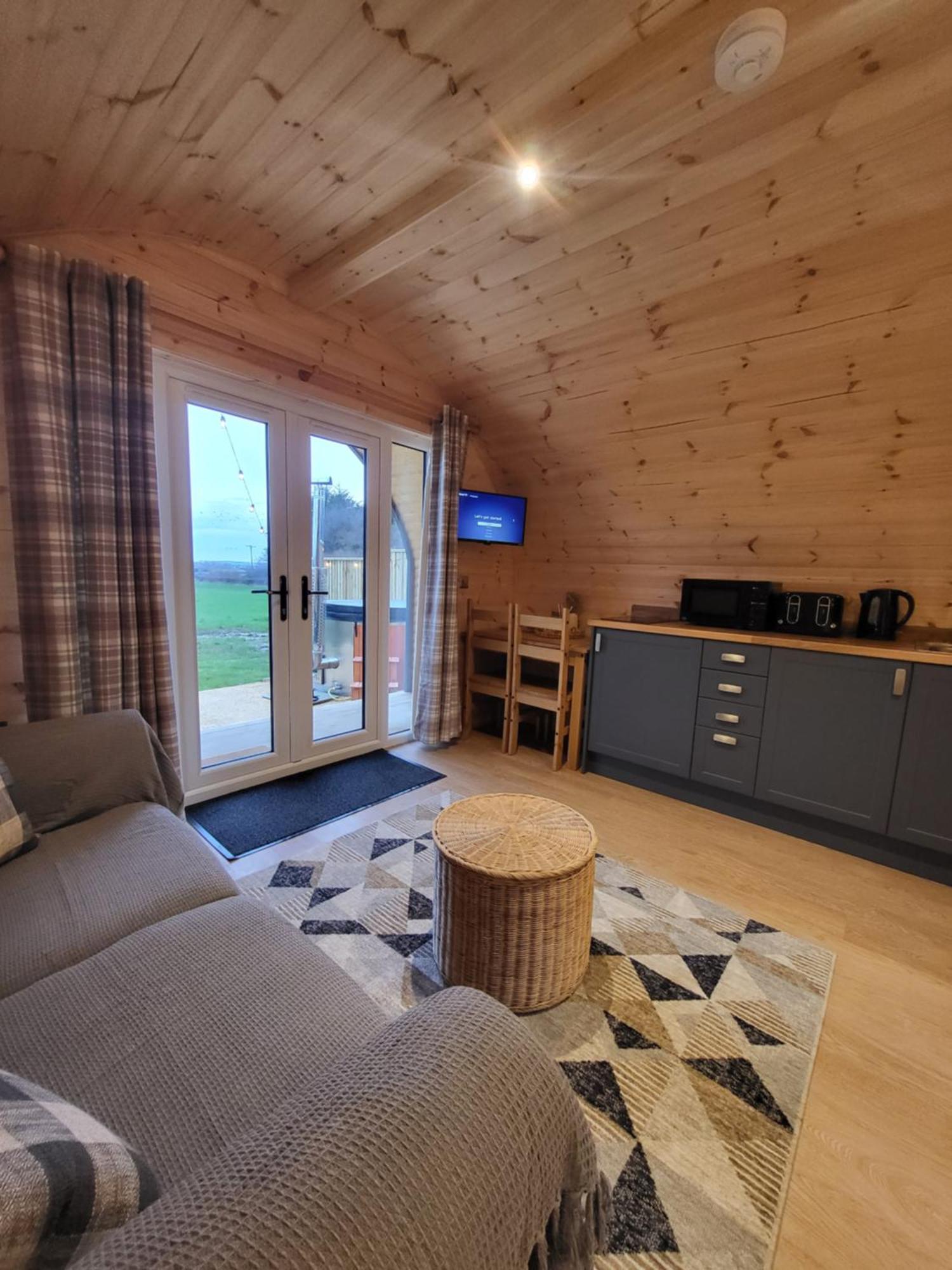 Lois' Pod With Hot Tub, Near Airport Hotel Bristol Exterior foto