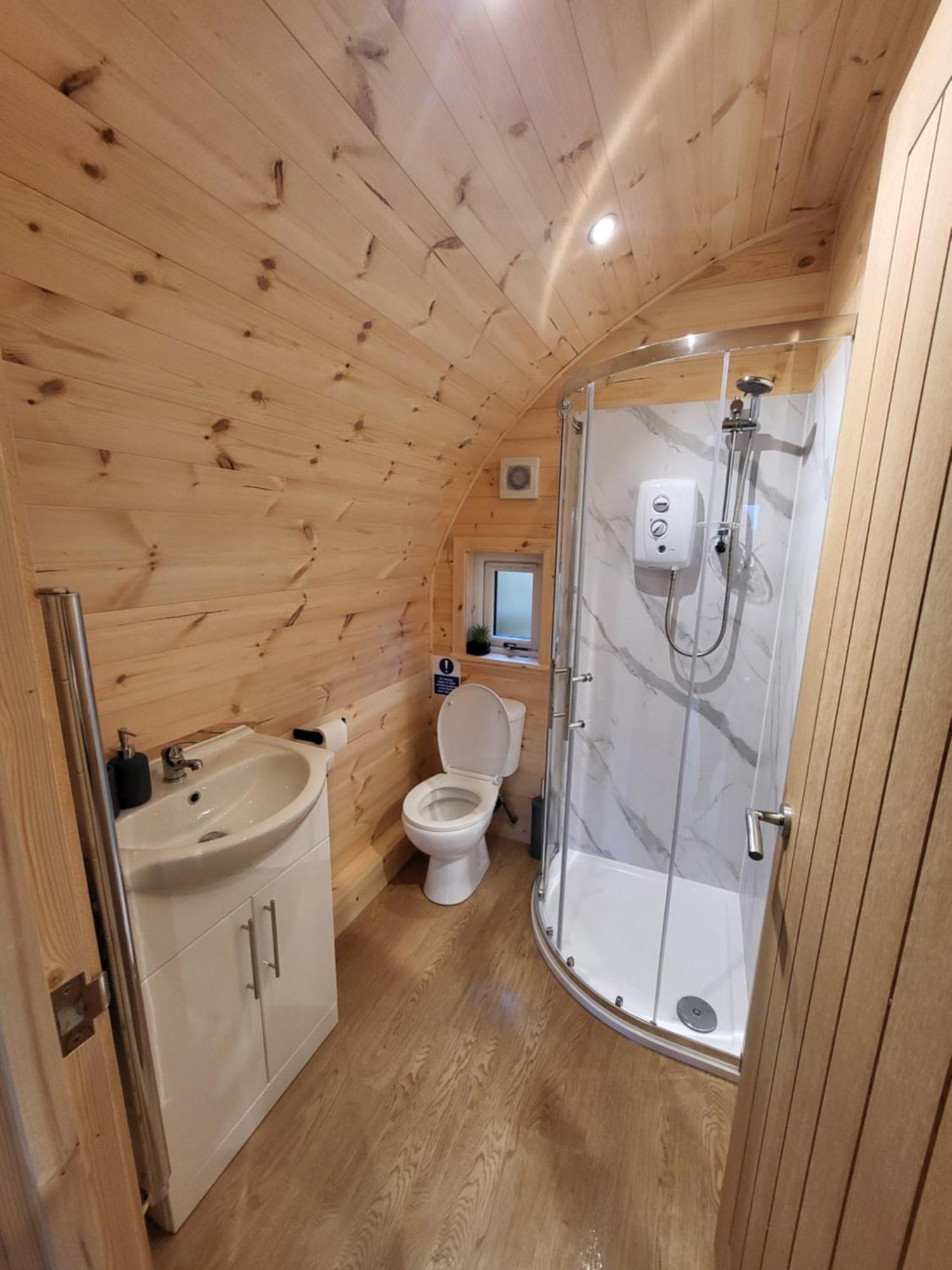 Lois' Pod With Hot Tub, Near Airport Hotel Bristol Exterior foto