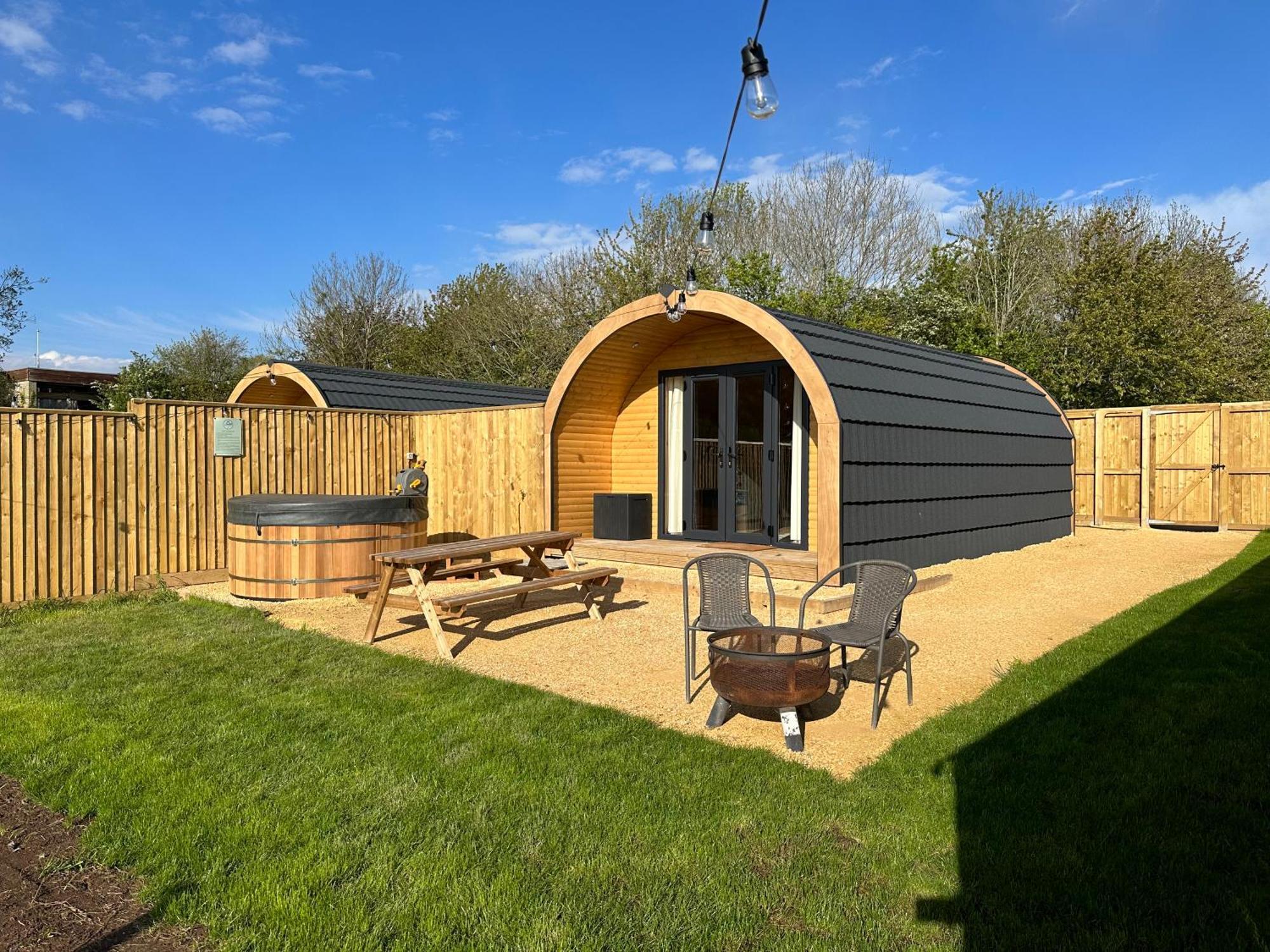 Lois' Pod With Hot Tub, Near Airport Hotel Bristol Exterior foto